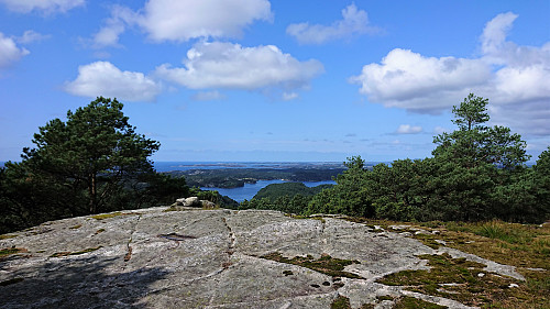 West from north of Kråketjørna
