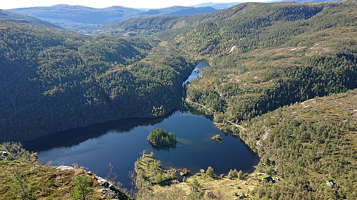 Botnavatnet from Hikletten with Træet gård at the end of the upper lake