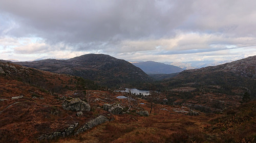 Nedre Sætravatnet from the descent