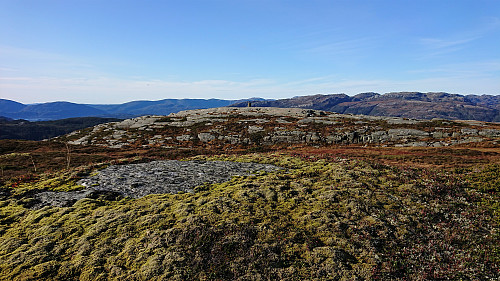 From the summit towards the cairn