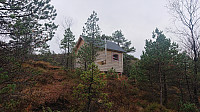 Small cabin NE of the summit