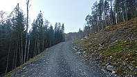 Gravel road up Vossedalen