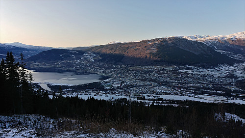 Vossavangen from the road north of Sonvesåsen