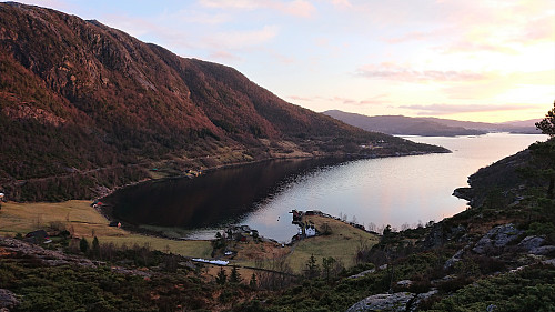 Sørkvingevågen from the descent
