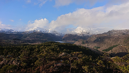 Ottanosi and Gjønakvitingen from the ascent to Russåsen