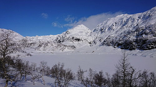 Steinskvanndalsvatnet and Fotasperrnuten