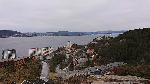 Fagerdalsskaret utsiktspunkt with Fagerdalsfjellet to the right