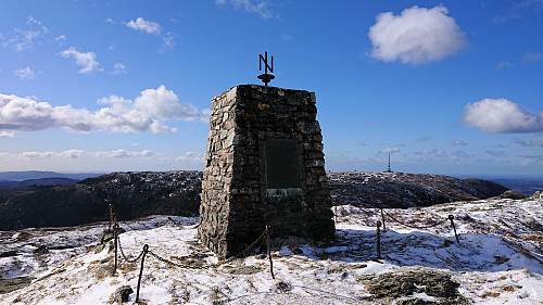 Norrønavarden with Rundemanen in the background