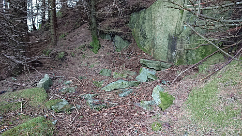 Potential cabin ruins north of Sleirevannet (west of Østerbøhytten)?
