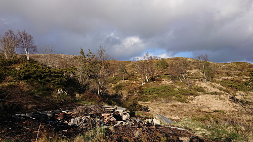 The ruins of Sellehytten with the summit of Landåsfjellet to the upper right
