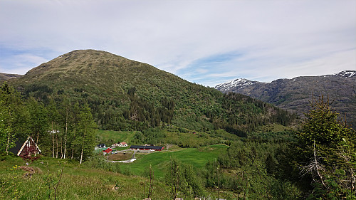 Looking back at Hausdalshorga from the gravel road above Bontveit