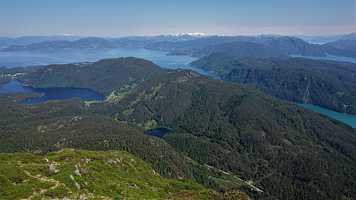 Northeast from Hovlandsnuten with Tuvefjellet and Kannikenuten in the foreground