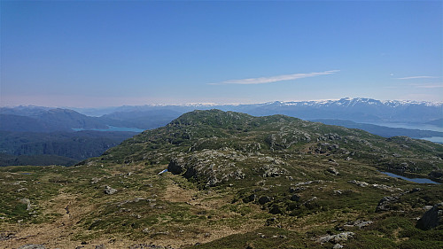 Looking back at Hovlandsfjellet from hill 732 east of the summit of Etlådnefjellet