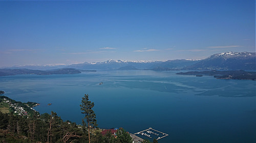 East/northeast from Blåbærhaugen