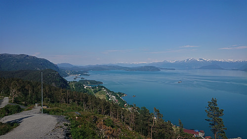 Northeast from Blåbærhaugen with Etlådnefjellet to the left