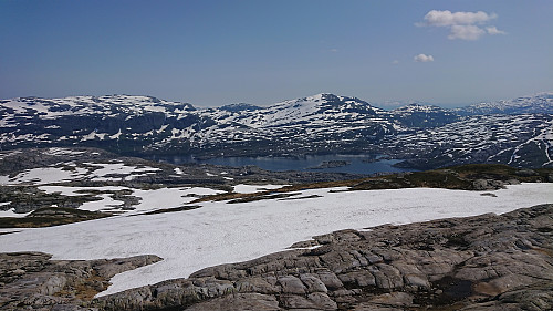 Holmavatnet, Fuglafjellet and Iendafjellet from Trollskarnuten