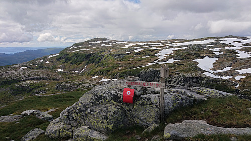 Kjerringafjell with Ottanosi in the background