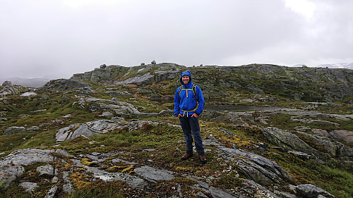 Endre in front of the summit of Sætrefjellet