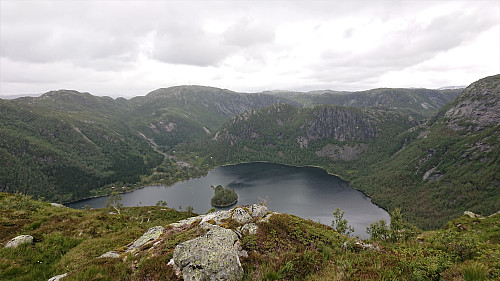 Storevatnet from Sætrelifjellet with Gleinefjellet (and more) in the background