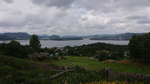 View north from Falkangervegen
