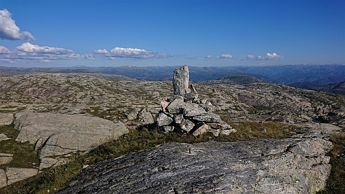 East/southeast from Tverrvassfjellet