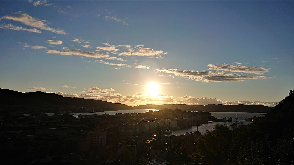 Sunset above Nordnes from Brattlien