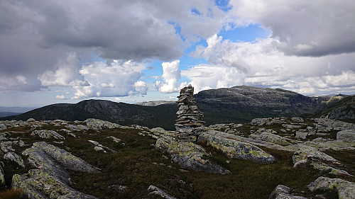 Botnanuten with Byrkjefjellet and Iendafjellet in the background