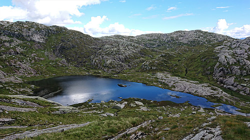 Sunnvoredalsvatnet from the descent from Botnanuten
