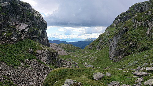 Klypet, the narrow valley between Solhellanuten and Geitafjellet