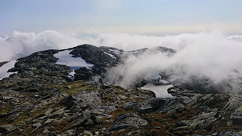 Loftet (left) and Gjønakvitingen (right) from Gavlen