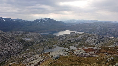 Holmavatnet and Iendafjellet from Bjørnaknausen