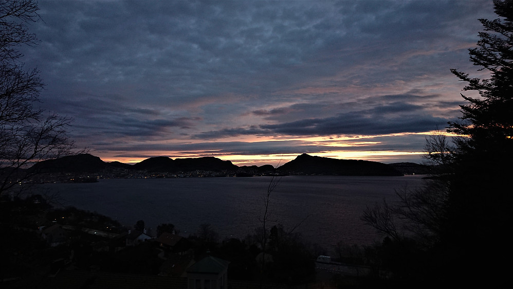 The sunset from below Hellen festning