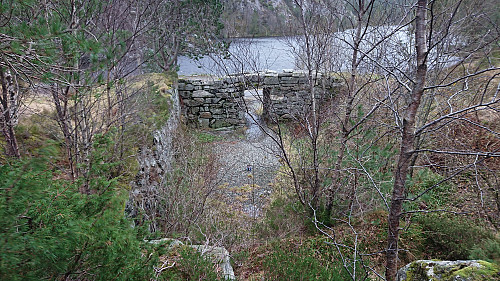 The ruins of the ice house at the northern end of Langevagnet