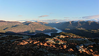 North/northeast from Vardafjellet