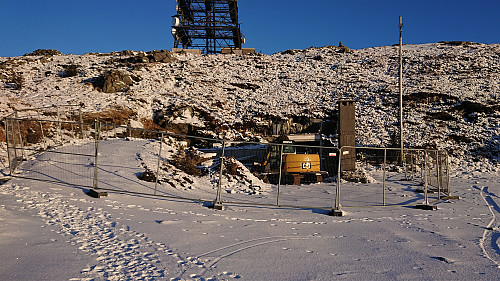 The house west of the antenna at Rundemanen (Byfjellene 55) has been torn down