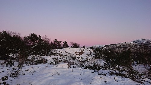 The summit of Ørneberget from the west