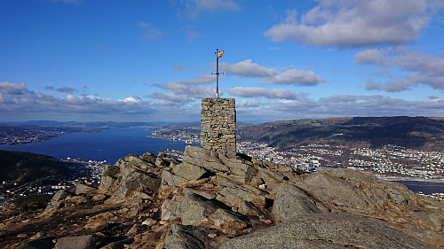 The cairn at Løvstakken