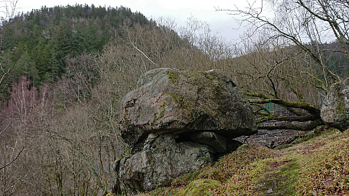 Skreddersteinen with Sandviksfjellet/Himplane in the background