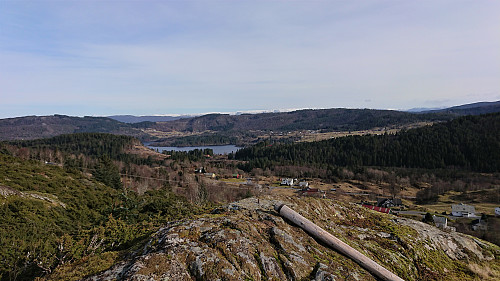 East towards Skardsveten (left) and Elsåsfjellet (right) from Orrnipa