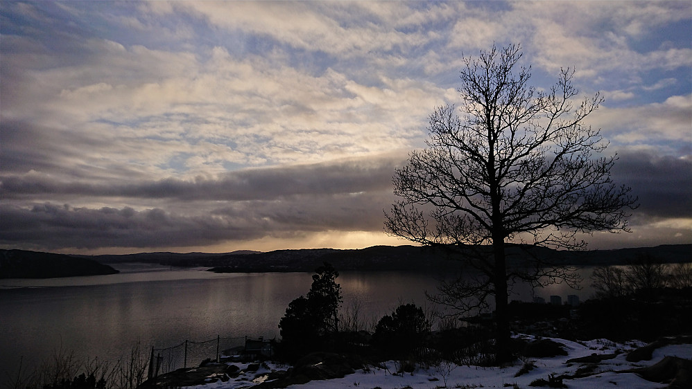 West/northwest from Sandviksbatteriet