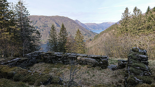 Looking back at the unnamed ruins at about 250 meters above sea level