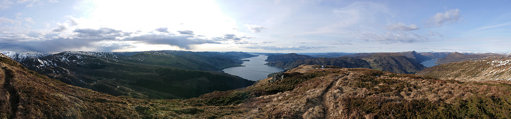 Panoramic view from the descent with Sørfjorden at the center and the fjord outside Bruvik to the right