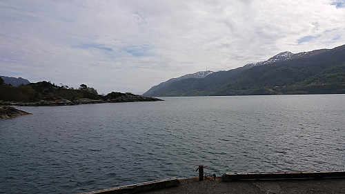 Neshamn with Kattnakken in the background and Mehammarsåto to the right