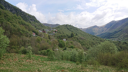 Lauvåsen from Selvikveien with Ulskebjørnen right behind to the left