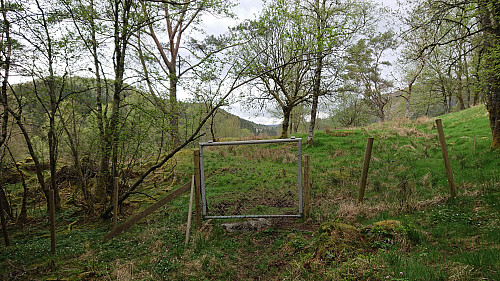 The gate west/northwest of Klubben