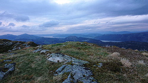 North from Såbotshaugen with Hetlebakksåta in the center