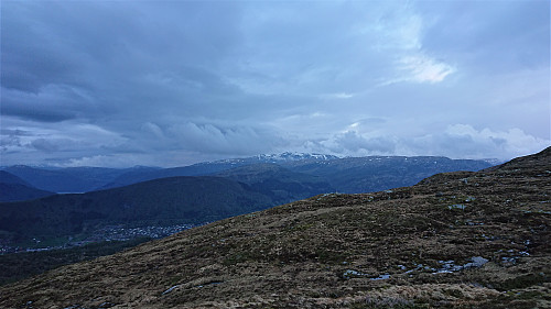 Towards Gullfjellet from the start of the descent