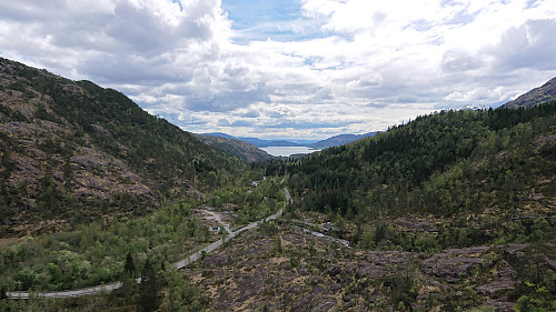 Towards Samnangerfjorden from the road in front of Hisdalstunnelen