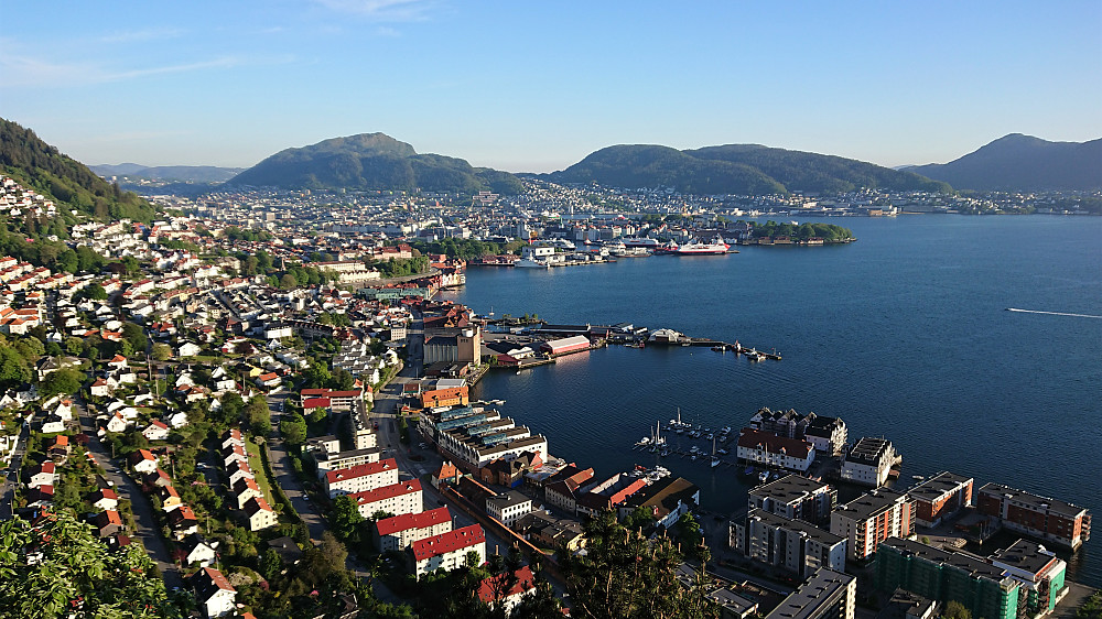 Towards the Bergen city center from south of Sandviksbatteriet