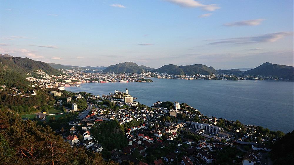 Towards the Bergen city center from west of the summit of Ørneberget